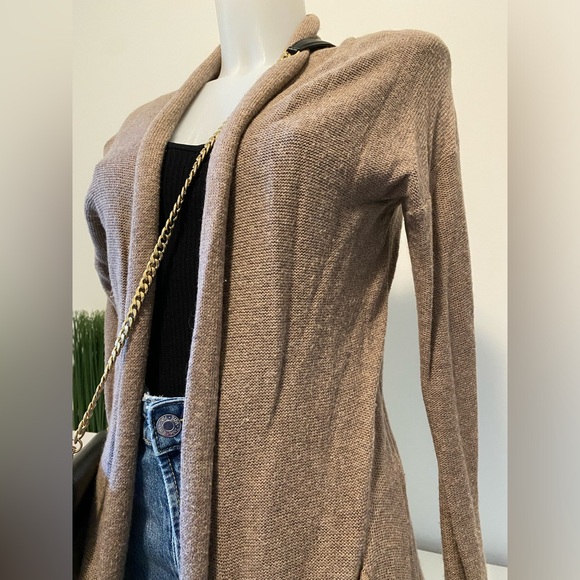 H&M tan colour cardigan. Size XS - Picture 3 of 4
